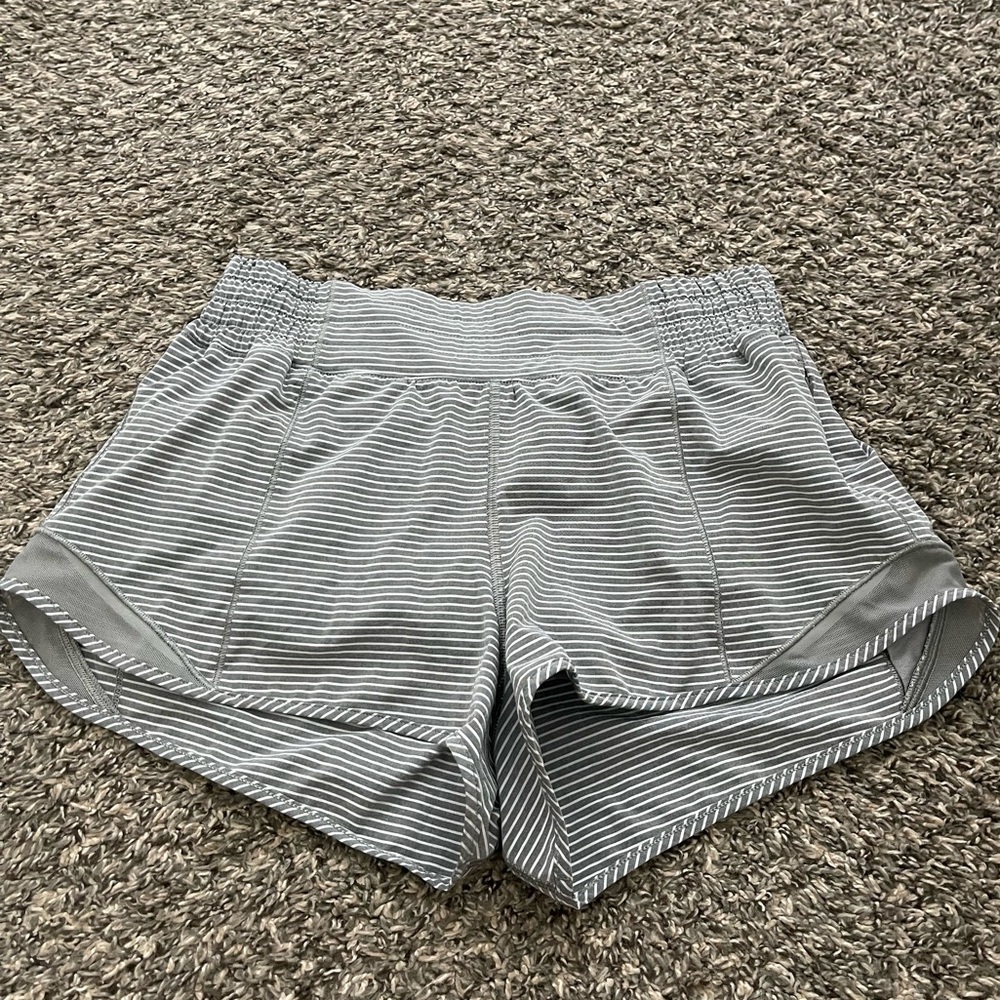 GREY AND WHITE STRIPED LULULEMON SHORTS SIZE 6